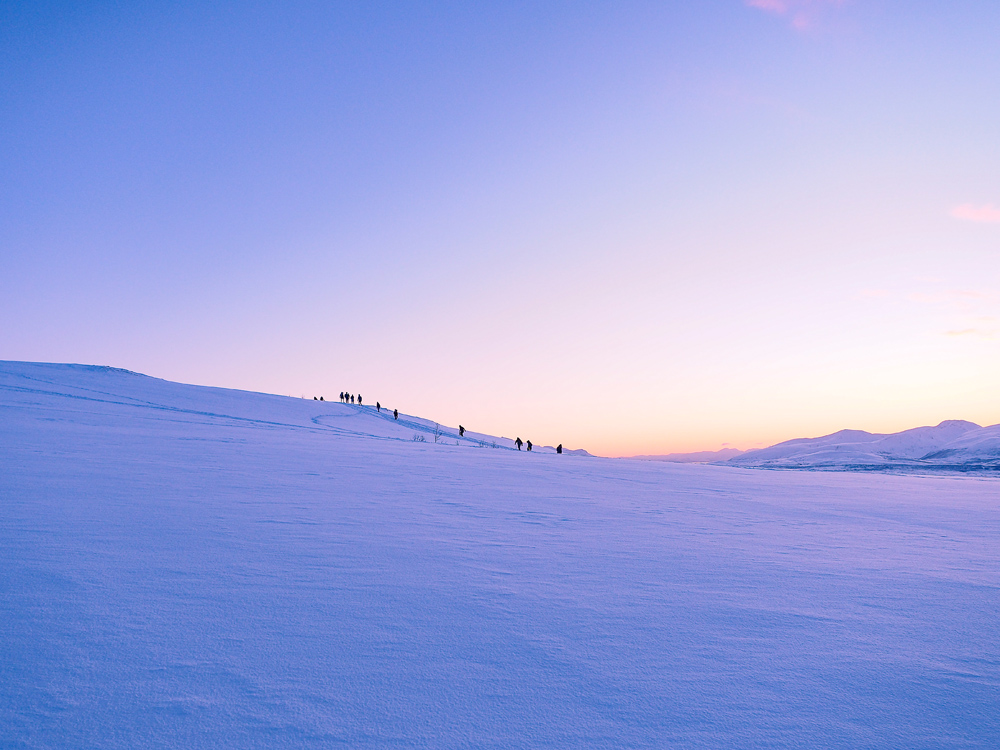 Sonnenuntergang auf dem Berg Storsteinen in Tromsö in Norwegen im Winter