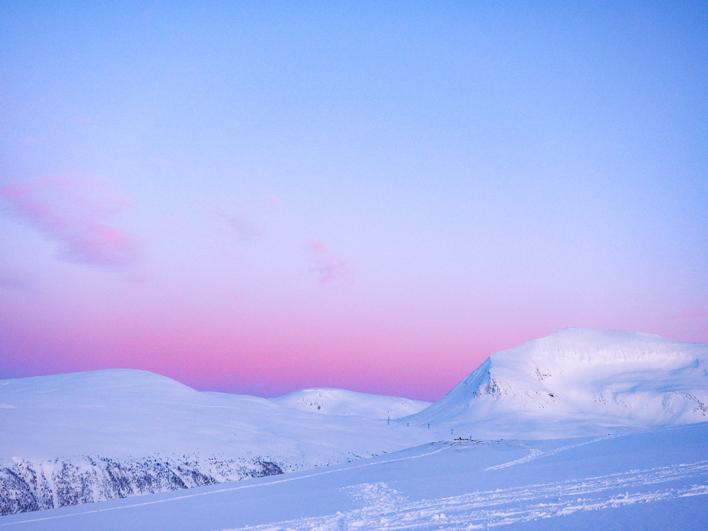Sonnenuntergang auf dem Berg Storsteinen in Tromsö in Norwegen