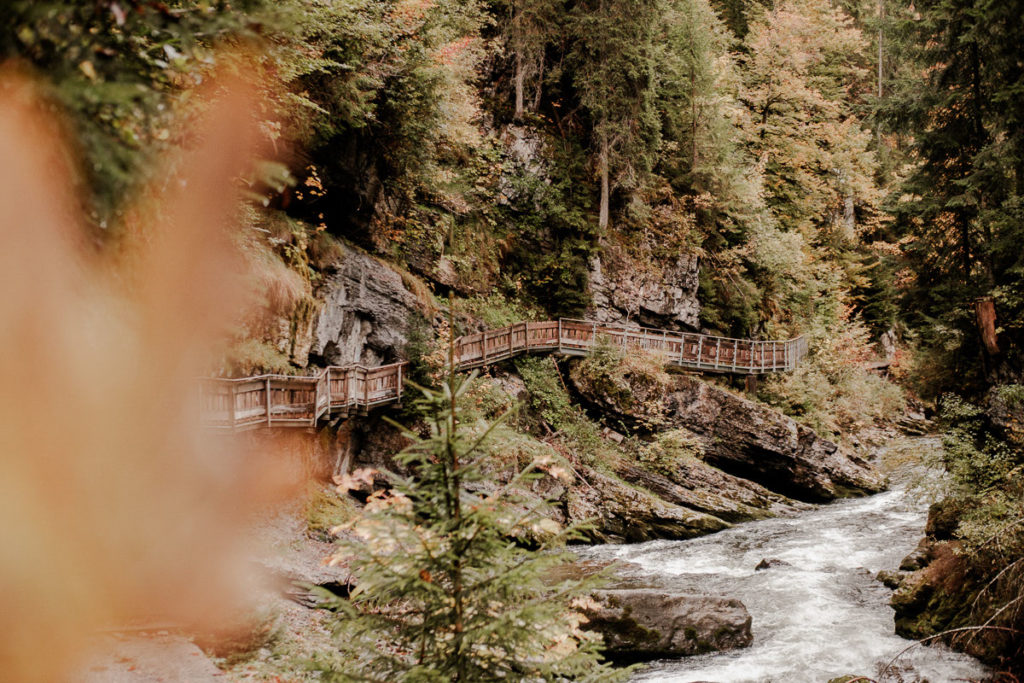 Herbstliche Wanderung entlang der Breitach im Kleinwalsertal
