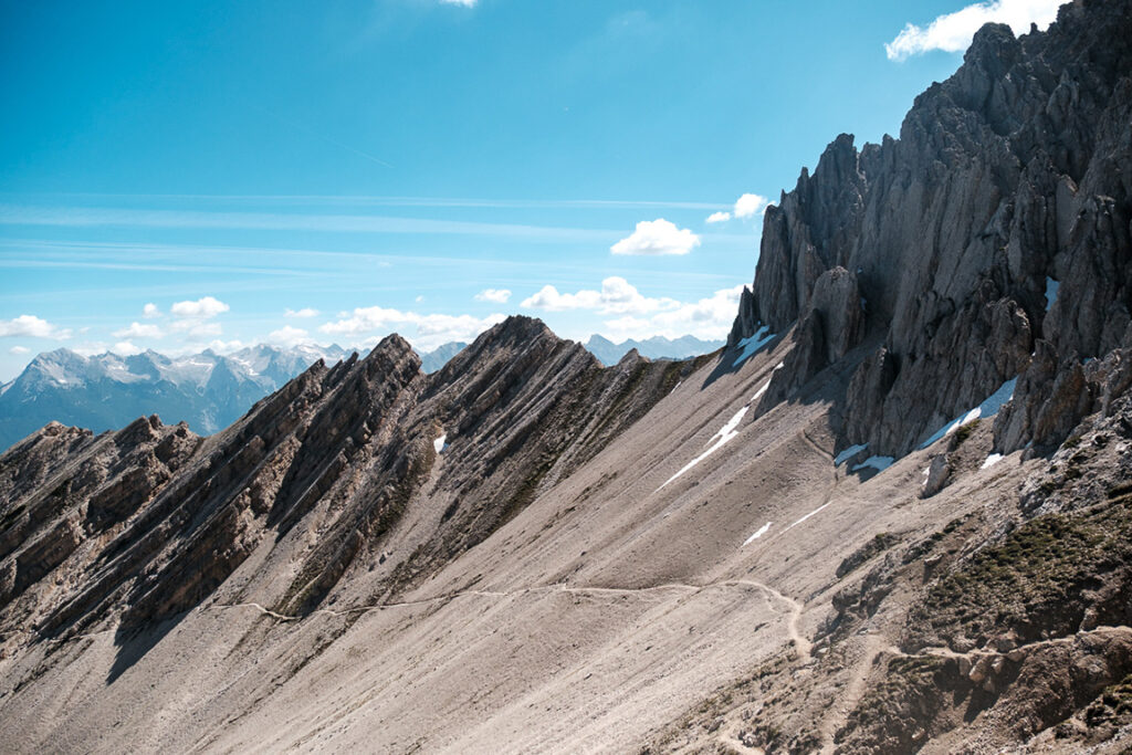 Blick auf den Weg der Reither Scharte